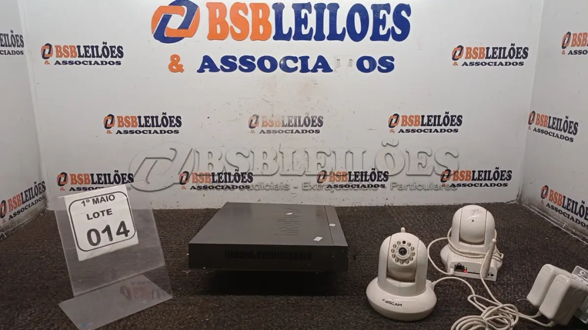 LOTE 014 - 01 APARELHO DE DVR MODELO NVD 3000 MARCA INTELBRAS E 02 CÂMERAS DE MONITORAMENTO MARCA FOSCAM. (NO ESTADO) ATENÇÃO! FAZER A VISITAÇÃO ANTES DE ARREMATAR, NÃO SABEMOS SE FUNCIONA, LEILÃO NÃO TEM GARANTIA E NEM DEVOLUÇÃO, SUJEITO A POSSÍVEIS AVARIAS VISÍVEIS/OCULTAS E/OU AUSÊNCIA DE COMPONENTES.