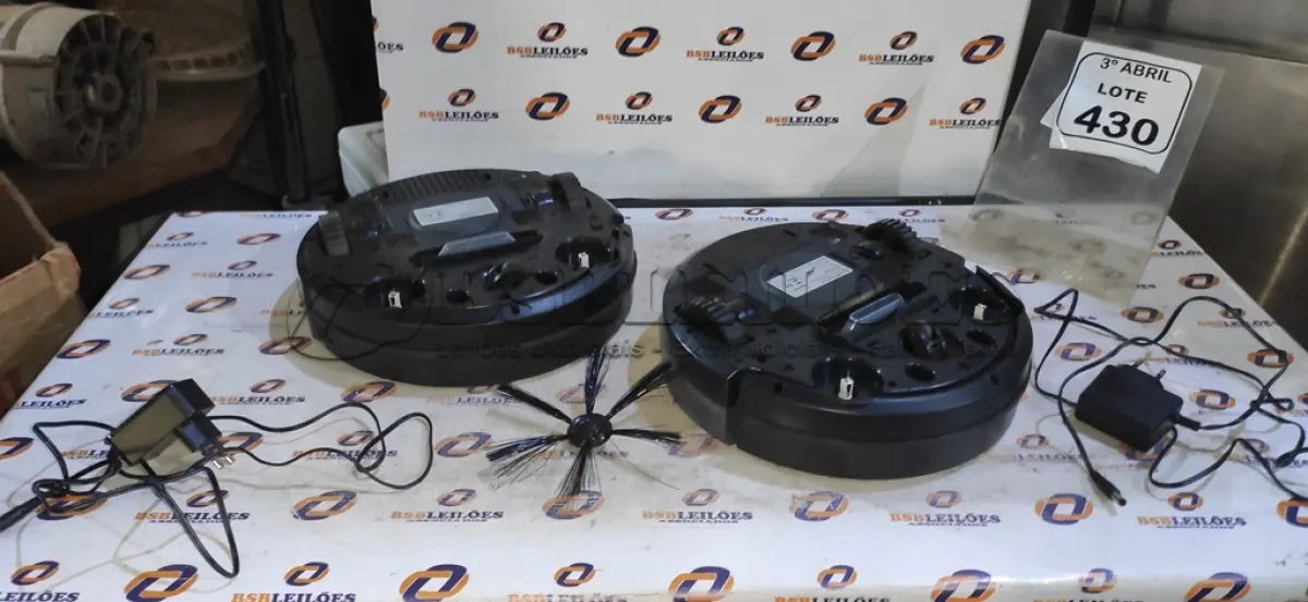 LOTE 430 - 02 ASPIRADORES ROBÔS MARCA MONDIAL. (NO ESTADO) ATENÇÃO! FAZER A VISITAÇÃO ANTES DE ARREMATAR, NÃO SABEMOS SE FUNCIONA, LEILÃO NÃO TEM GARANTIA E NEM DEVOLUÇÃO, SUJEITO A POSSÍVEIS AVARIAS VISÍVEIS/OCULTAS E/OU AUSÊNCIA DE COMPONENTES.