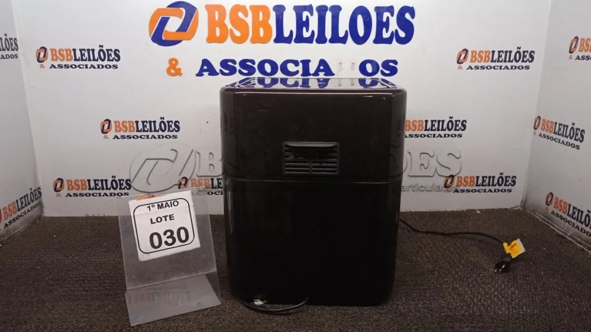 LOTE 030 - 01 AIR FRYER/FORNO 12L 220V MARCA MONDIAL. (NO ESTADO) ATENÇÃO! FAZER A VISITAÇÃO ANTES DE ARREMATAR, NÃO SABEMOS SE FUNCIONA, LEILÃO NÃO TEM GARANTIA E NEM DEVOLUÇÃO, SUJEITO A POSSÍVEIS AVARIAS VISÍVEIS/OCULTAS E/OU AUSÊNCIA DE COMPONENTES.