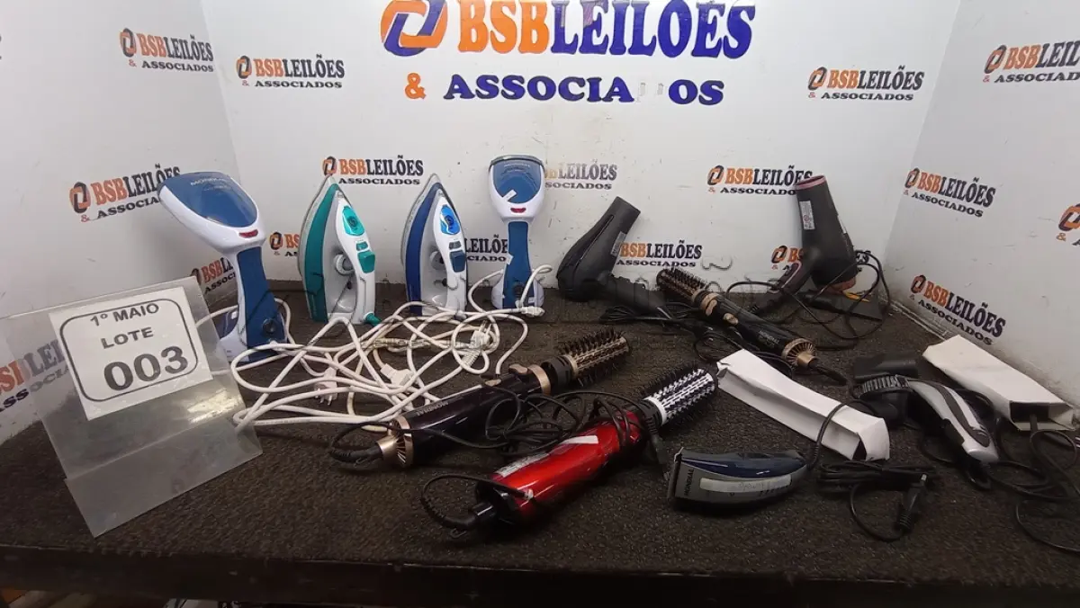 LOTE 003 - 02 FERROS DE PASSAR, 02 VAPORIZADORES DE ROUPA, 02 MÁQUINAS DE CORTAR CABELO, 02 SECADORES DE CABELO E 03 ESCOVAS DE CORTAR CABELO.  (NO ESTADO) ATENÇÃO! FAZER A VISITAÇÃO ANTES DE ARREMATAR, NÃO SABEMOS SE FUNCIONA, LEILÃO NÃO TEM GARANTIA E NEM DEVOLUÇÃO, SUJEITO A POSSÍVEIS AVARIAS VISÍVEIS/OCULTAS E/OU AUSÊNCIA DE COMPONENTES.