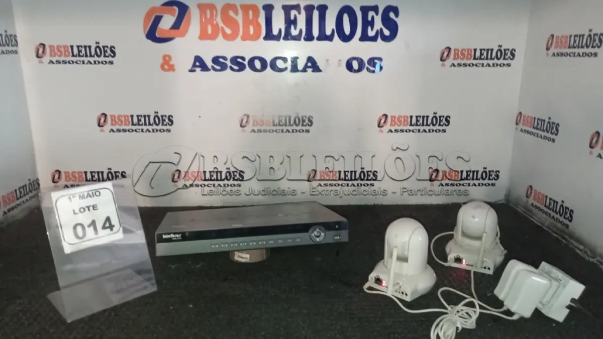 LOTE 014 - 01 APARELHO DE DVR MODELO NVD 3000 MARCA INTELBRAS E 02 CÂMERAS DE MONITORAMENTO MARCA FOSCAM. (NO ESTADO) ATENÇÃO! FAZER A VISITAÇÃO ANTES DE ARREMATAR, NÃO SABEMOS SE FUNCIONA, LEILÃO NÃO TEM GARANTIA E NEM DEVOLUÇÃO, SUJEITO A POSSÍVEIS AVARIAS VISÍVEIS/OCULTAS E/OU AUSÊNCIA DE COMPONENTES.