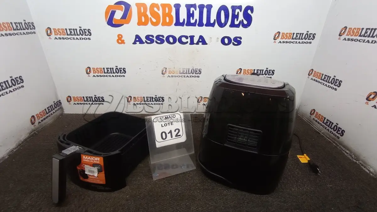 LOTE 012 - 01 AIR FRYER 5L 220V MARCA MONDIAL. (NO ESTADO) ATENÇÃO! FAZER A VISITAÇÃO ANTES DE ARREMATAR, NÃO SABEMOS SE FUNCIONA, LEILÃO NÃO TEM GARANTIA E NEM DEVOLUÇÃO, SUJEITO A POSSÍVEIS AVARIAS VISÍVEIS/OCULTAS E/OU AUSÊNCIA DE COMPONENTES.