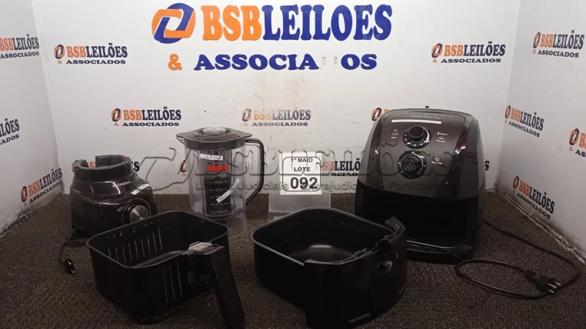 LOTE 092 - 01 AIR FRYER MARCA MONDIAL E 01 LIQUIDIFICADOR 220V MARCA MONDIAL. (NO ESTADO) ATENÇÃO! FAZER A VISITAÇÃO ANTES DE ARREMATAR, NÃO SABEMOS SE FUNCIONA, LEILÃO NÃO TEM GARANTIA E NEM DEVOLUÇÃO, SUJEITO A POSSÍVEIS AVARIAS VISÍVEIS/OCULTAS E/OU AUSÊNCIA DE COMPONENTES.
