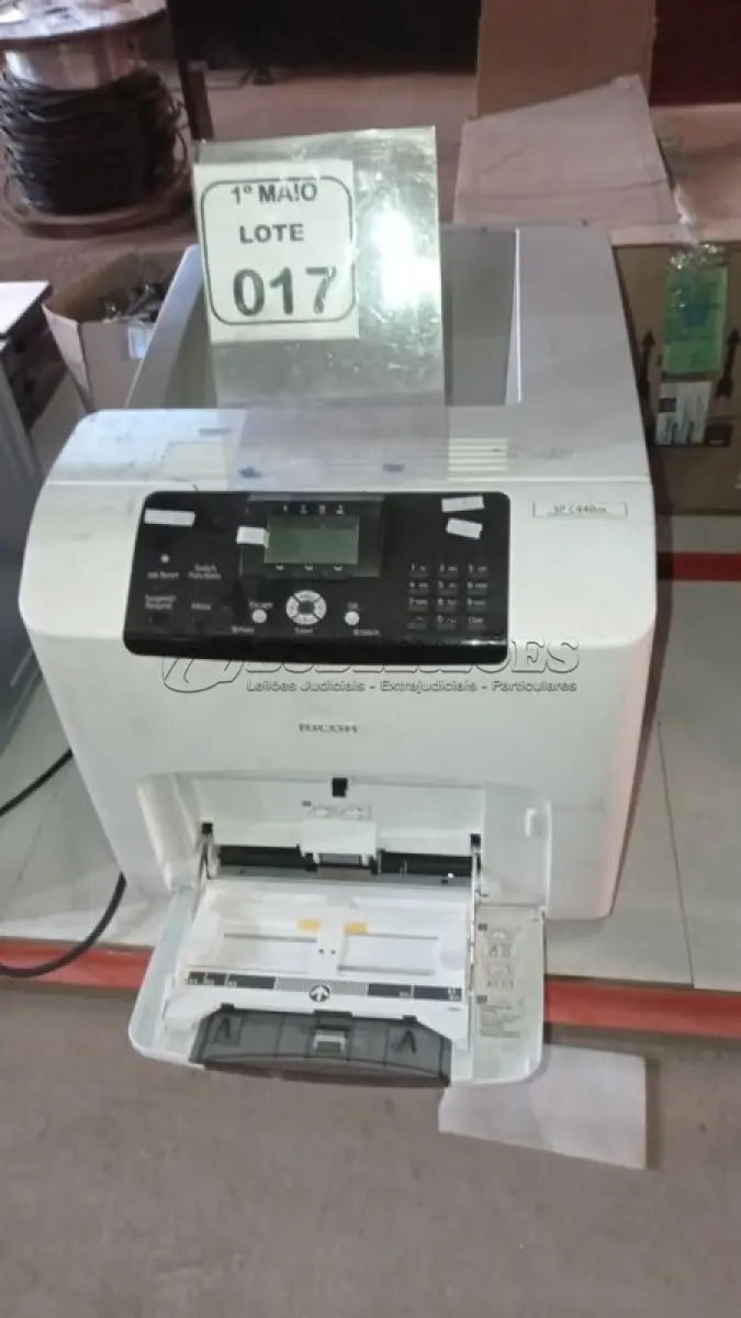 LOTE 017 - 01 IMPRESSORA MODELO SP C440DN MARCA RICOH. (NO ESTADO) ATENÇÃO! FAZER A VISITAÇÃO ANTES DE ARREMATAR, NÃO SABEMOS SE FUNCIONA, LEILÃO NÃO TEM GARANTIA E NEM DEVOLUÇÃO, SUJEITO A POSSÍVEIS AVARIAS VISÍVEIS/OCULTAS E/OU AUSÊNCIA DE COMPONENTES.