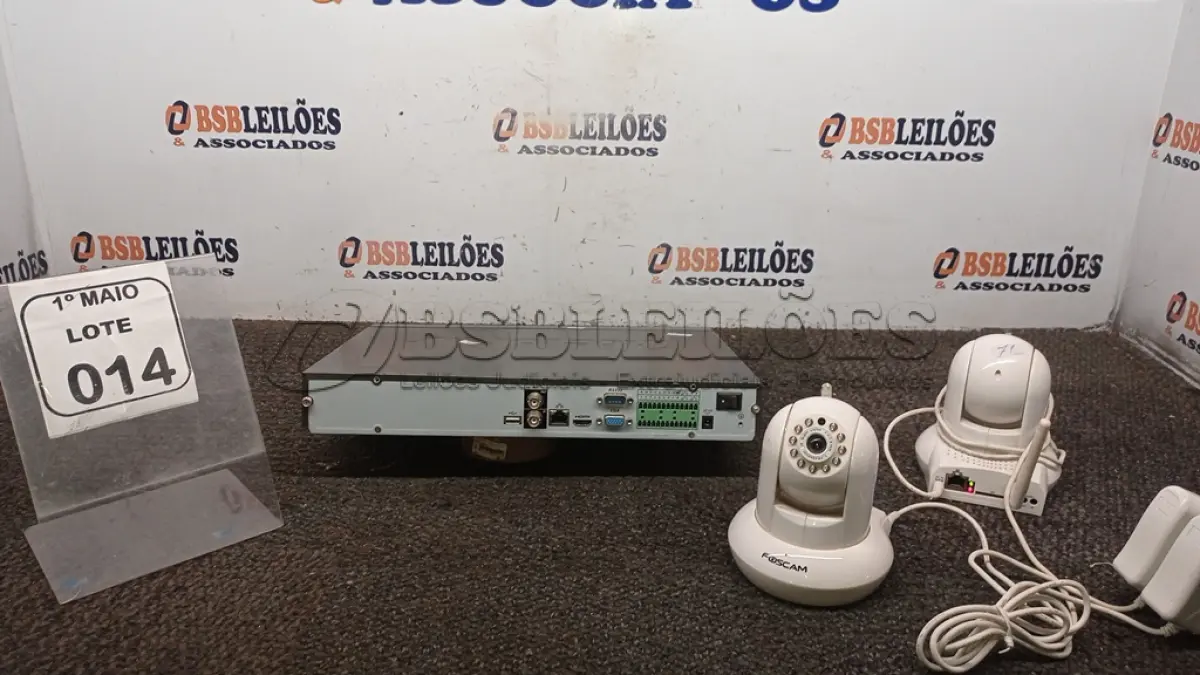 LOTE 014 - 01 APARELHO DE DVR MODELO NVD 3000 MARCA INTELBRAS E 02 CÂMERAS DE MONITORAMENTO MARCA FOSCAM. (NO ESTADO) ATENÇÃO! FAZER A VISITAÇÃO ANTES DE ARREMATAR, NÃO SABEMOS SE FUNCIONA, LEILÃO NÃO TEM GARANTIA E NEM DEVOLUÇÃO, SUJEITO A POSSÍVEIS AVARIAS VISÍVEIS/OCULTAS E/OU AUSÊNCIA DE COMPONENTES.