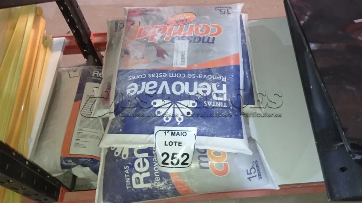 LOTE 252 - 05 PACOTES DE MASSA CORRIDA 15KG CADA MARCA RENOVARE. (NO ESTADO) ATENÇÃO! FAZER A VISITAÇÃO ANTES DE ARREMATAR, NÃO SABEMOS SE FUNCIONA, LEILÃO NÃO TEM GARANTIA E NEM DEVOLUÇÃO, SUJEITO A POSSÍVEIS AVARIAS VISÍVEIS/OCULTAS E/OU AUSÊNCIA DE COMPONENTES.