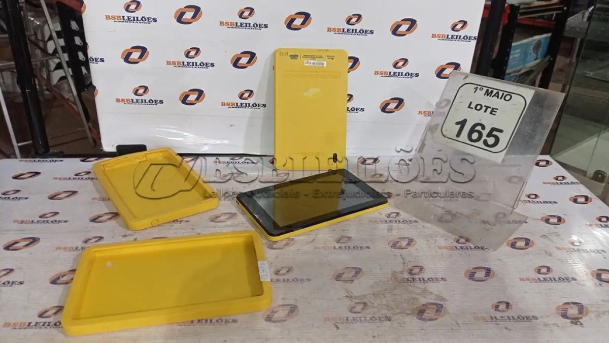 LOTE 165 - 02 TABLETS MARCA CCE COM CAPA. (NO ESTADO) ATENÇÃO! FAZER A VISITAÇÃO ANTES DE ARREMATAR, NÃO SABEMOS SE FUNCIONA, LEILÃO NÃO TEM GARANTIA E NEM DEVOLUÇÃO, SUJEITO A POSSÍVEIS AVARIAS VISÍVEIS/OCULTAS E/OU AUSÊNCIA DE COMPONENTES.