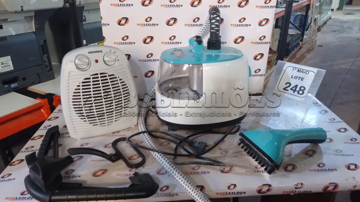 LOTE 248 - 01 AQUECEDOR 220V MARCA MONDIAL E 01 PASSADEIRA A VAPOR. (NO ESTADO) ATENÇÃO! FAZER A VISITAÇÃO ANTES DE ARREMATAR, NÃO SABEMOS SE FUNCIONA, LEILÃO NÃO TEM GARANTIA E NEM DEVOLUÇÃO, SUJEITO A POSSÍVEIS AVARIAS VISÍVEIS/OCULTAS E/OU AUSÊNCIA DE COMPONENTES.