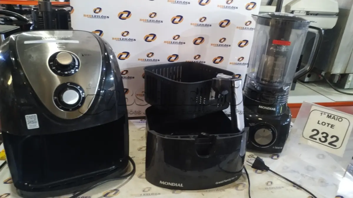 LOTE 232 - 01 AIR FRYER 220V MARCA MONDIAL E 01 LIQUIDIFICADOR 220V MARCA MONDIAL. (NO ESTADO) ATENÇÃO! FAZER A VISITAÇÃO ANTES DE ARREMATAR, NÃO SABEMOS SE FUNCIONA, LEILÃO NÃO TEM GARANTIA E NEM DEVOLUÇÃO, SUJEITO A POSSÍVEIS AVARIAS VISÍVEIS/OCULTAS E/OU AUSÊNCIA DE COMPONENTES.