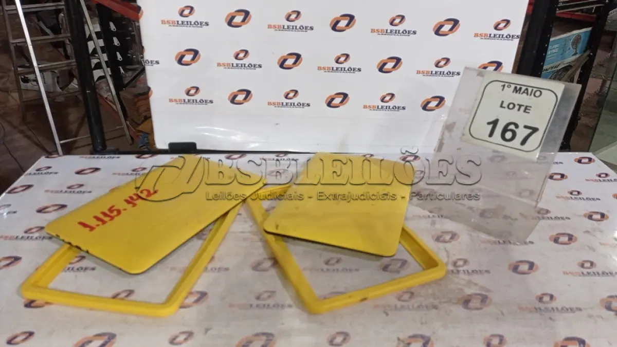 LOTE 167 - 02 TABLETS MACA POSITIVO COM CAPA. (NO ESTADO) ATENÇÃO! FAZER A VISITAÇÃO ANTES DE ARREMATAR, NÃO SABEMOS SE FUNCIONA, LEILÃO NÃO TEM GARANTIA E NEM DEVOLUÇÃO, SUJEITO A POSSÍVEIS AVARIAS VISÍVEIS/OCULTAS E/OU AUSÊNCIA DE COMPONENTES.