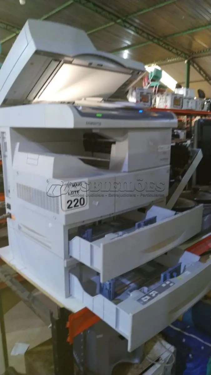 LOTE 220 - 01 IMPRESSORA MULTIFUNCIONAL MODELO 6555NX MARCA SAMSUNG. (NO ESTADO) ATENÇÃO! FAZER A VISITAÇÃO ANTES DE ARREMATAR, NÃO SABEMOS SE FUNCIONA, LEILÃO NÃO TEM GARANTIA E NEM DEVOLUÇÃO, SUJEITO A POSSÍVEIS AVARIAS VISÍVEIS/OCULTAS E/OU AUSÊNCIA DE COMPONENTES.
