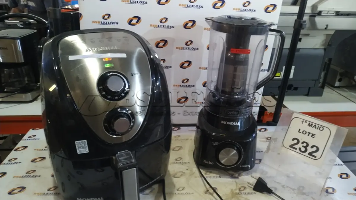 LOTE 232 - 01 AIR FRYER 220V MARCA MONDIAL E 01 LIQUIDIFICADOR 220V MARCA MONDIAL. (NO ESTADO) ATENÇÃO! FAZER A VISITAÇÃO ANTES DE ARREMATAR, NÃO SABEMOS SE FUNCIONA, LEILÃO NÃO TEM GARANTIA E NEM DEVOLUÇÃO, SUJEITO A POSSÍVEIS AVARIAS VISÍVEIS/OCULTAS E/OU AUSÊNCIA DE COMPONENTES.