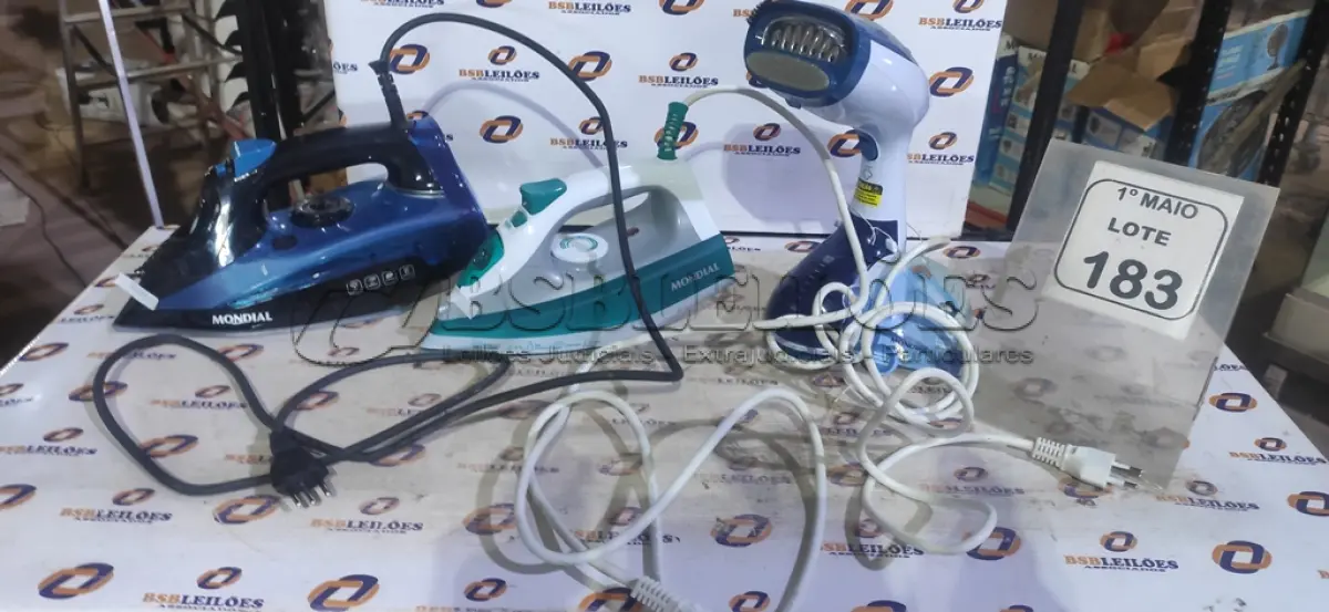 LOTE 183 - 01 VAPORAZIDADOR DE ROUPAS E 02 FERROS DE PASSAR 220V MARCA MONDIAL. (NO ESTADO) ATENÇÃO! FAZER A VISITAÇÃO ANTES DE ARREMATAR, NÃO SABEMOS SE FUNCIONA, LEILÃO NÃO TEM GARANTIA E NEM DEVOLUÇÃO, SUJEITO A POSSÍVEIS AVARIAS VISÍVEIS/OCULTAS E/OU AUSÊNCIA DE COMPONENTES.