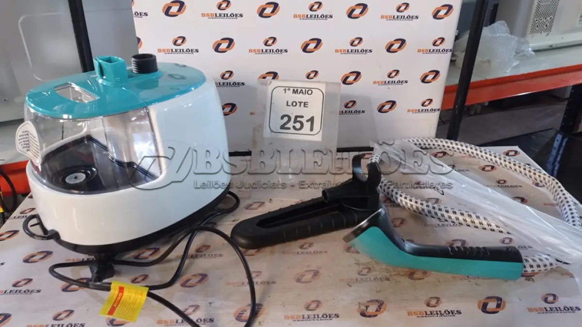 LOTE 251 - 01 PASSADEIRA DE ROUPAS A VAPOR MAR MONDIAL. (NO ESTADO) ATENÇÃO! FAZER A VISITAÇÃO ANTES DE ARREMATAR, NÃO SABEMOS SE FUNCIONA, LEILÃO NÃO TEM GARANTIA E NEM DEVOLUÇÃO, SUJEITO A POSSÍVEIS AVARIAS VISÍVEIS/OCULTAS E/OU AUSÊNCIA DE COMPONENTES.