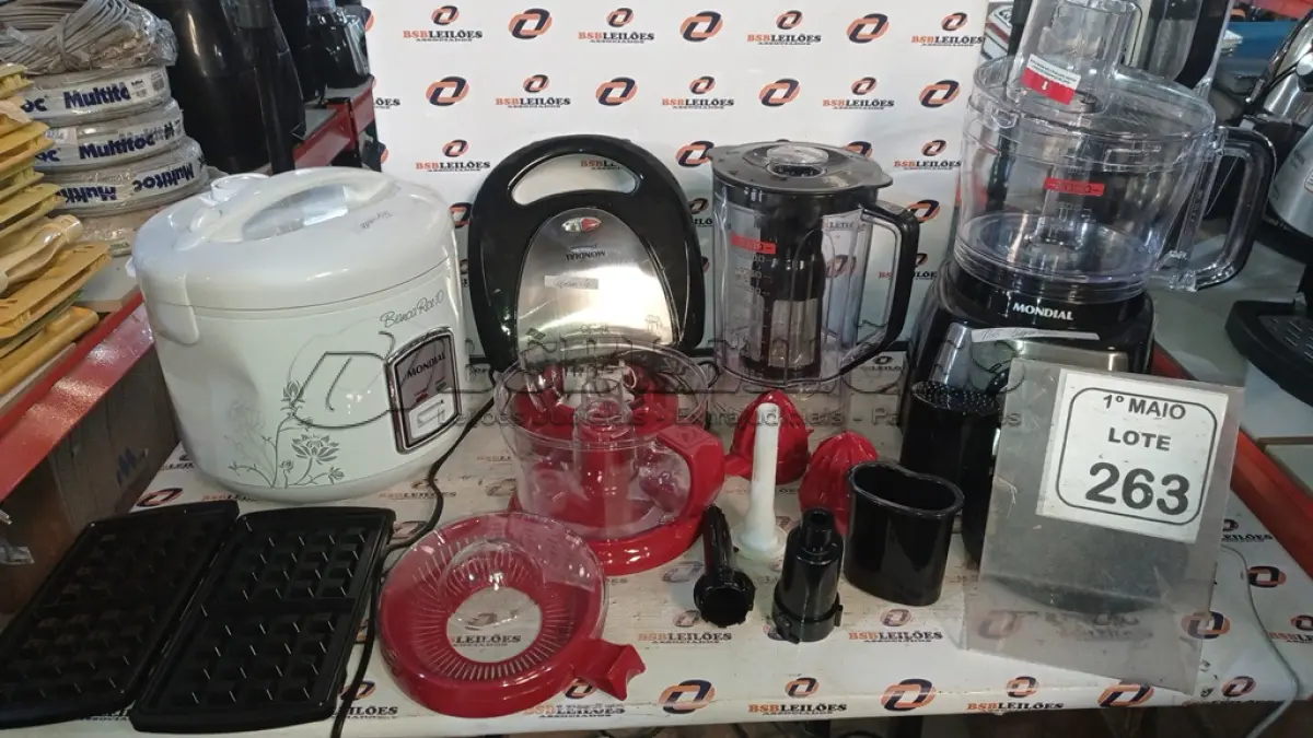 LOTE 263 - 01 ESPREMEDOR DE LARANJA, 01 LIQUIDIFICADOR 220V MARCA MONDIAL E 01 PANELA ELÉTRICA. (NO ESTADO) ATENÇÃO! FAZER A VISITAÇÃO ANTES DE ARREMATAR, NÃO SABEMOS SE FUNCIONA, LEILÃO NÃO TEM GARANTIA E NEM DEVOLUÇÃO, SUJEITO A POSSÍVEIS AVARIAS VISÍVEIS/OCULTAS E/OU AUSÊNCIA DE COMPONENTES.