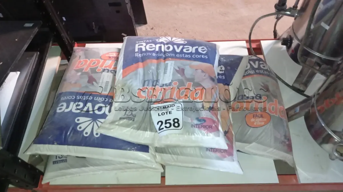 LOTE 258 - 05 PACOTES DE MASSA CORRIDA 15KG CADA MARCA RENOVARE. (NO ESTADO) ATENÇÃO! FAZER A VISITAÇÃO ANTES DE ARREMATAR, NÃO SABEMOS SE FUNCIONA, LEILÃO NÃO TEM GARANTIA E NEM DEVOLUÇÃO, SUJEITO A POSSÍVEIS AVARIAS VISÍVEIS/OCULTAS E/OU AUSÊNCIA DE COMPONENTES.