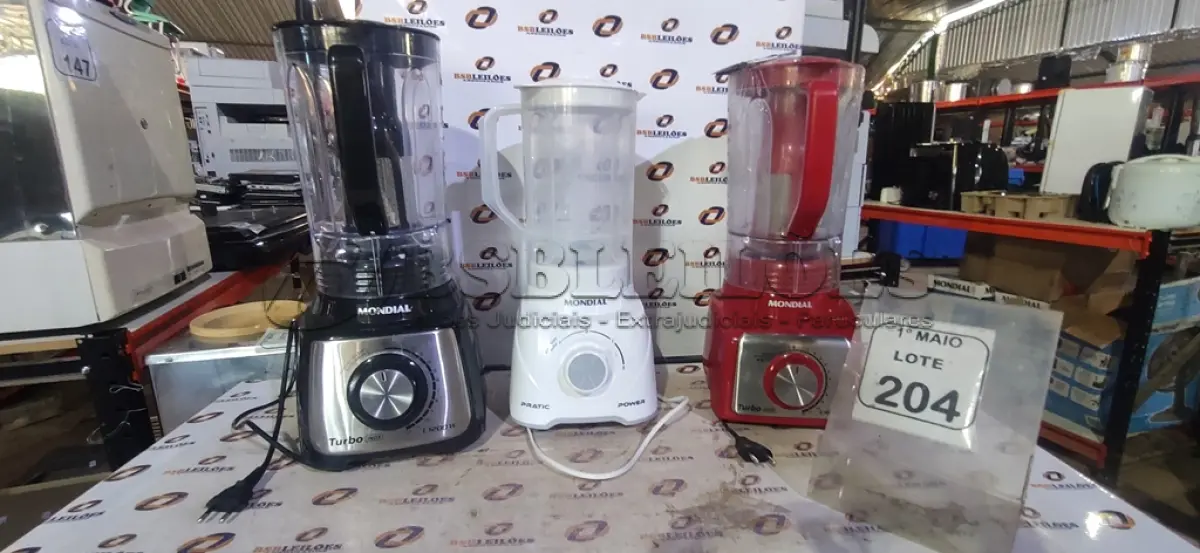 LOTE 204 - 03 LIQUIDIFICADORES 220V MARCA MONDIAL. (NO ESTADO) ATENÇÃO! FAZER A VISITAÇÃO ANTES DE ARREMATAR, NÃO SABEMOS SE FUNCIONA, LEILÃO NÃO TEM GARANTIA E NEM DEVOLUÇÃO, SUJEITO A POSSÍVEIS AVARIAS VISÍVEIS/OCULTAS E/OU AUSÊNCIA DE COMPONENTES.