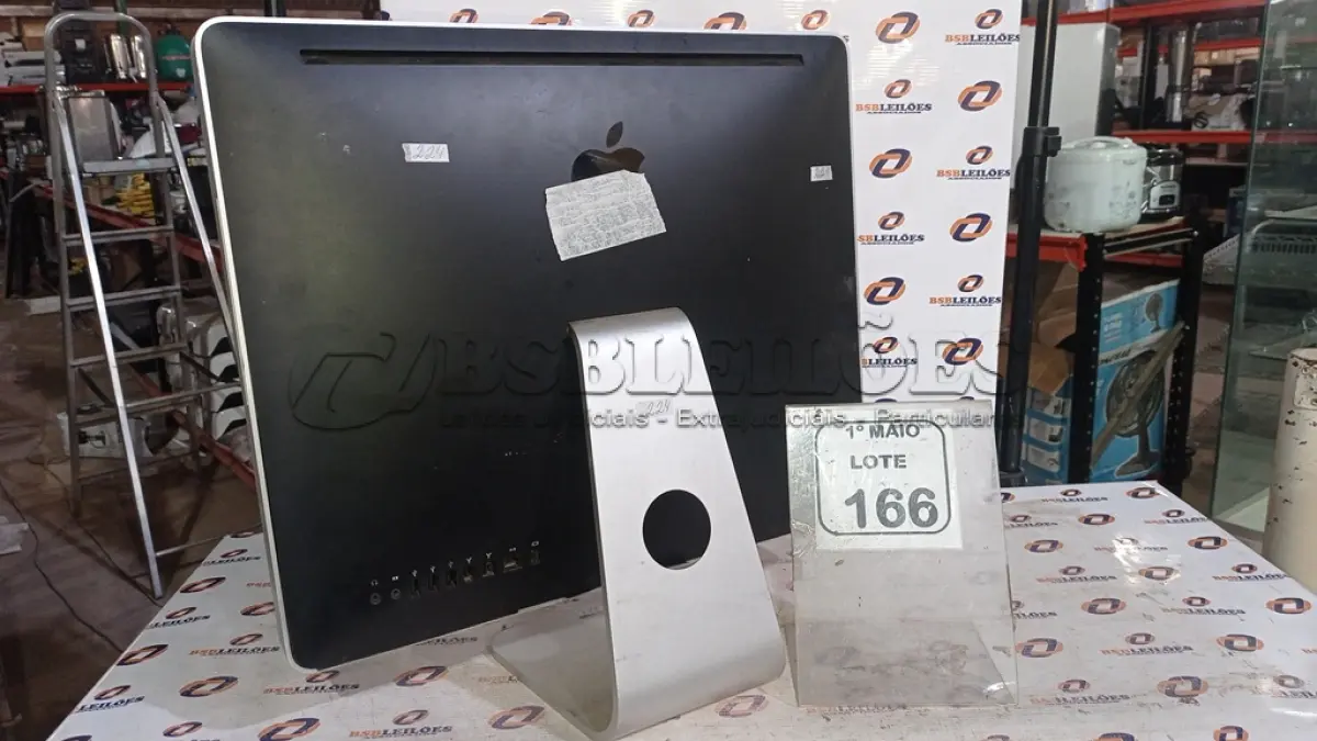 LOTE 166 - 01 IMAC APPLE. (NO ESTADO) ATENÇÃO! FAZER A VISITAÇÃO ANTES DE ARREMATAR, NÃO SABEMOS SE FUNCIONA, LEILÃO NÃO TEM GARANTIA E NEM DEVOLUÇÃO, SUJEITO A POSSÍVEIS AVARIAS VISÍVEIS/OCULTAS E/OU AUSÊNCIA DE COMPONENTES.