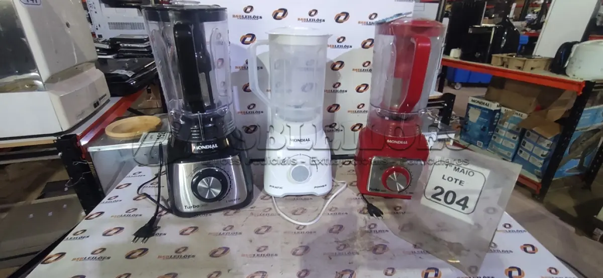 LOTE 204 - 03 LIQUIDIFICADORES 220V MARCA MONDIAL. (NO ESTADO) ATENÇÃO! FAZER A VISITAÇÃO ANTES DE ARREMATAR, NÃO SABEMOS SE FUNCIONA, LEILÃO NÃO TEM GARANTIA E NEM DEVOLUÇÃO, SUJEITO A POSSÍVEIS AVARIAS VISÍVEIS/OCULTAS E/OU AUSÊNCIA DE COMPONENTES.