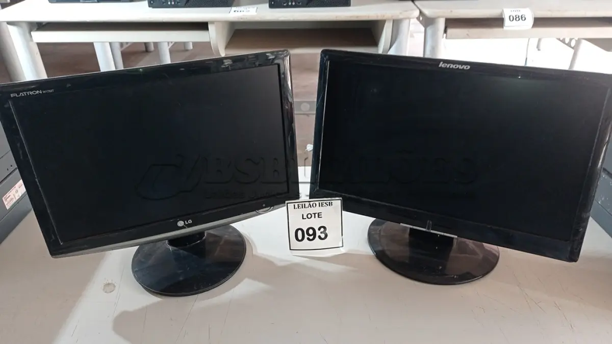 LOTE 093 - 01 MONITOR LG E 01 MONITOR LENOVO. (NO ESTADO) ATENÇÃO! FAZER A VISITAÇÃO ANTES DE ARREMATAR, NÃO SABEMOS SE FUNCIONA, LEILÃO NÃO TEM GARANTIA E NEM DEVOLUÇÃO, SUJEITO A POSSÍVEIS AVARIAS VISÍVEIS/OCULTAS E/OU AUSÊNCIA DE COMPONENTES.