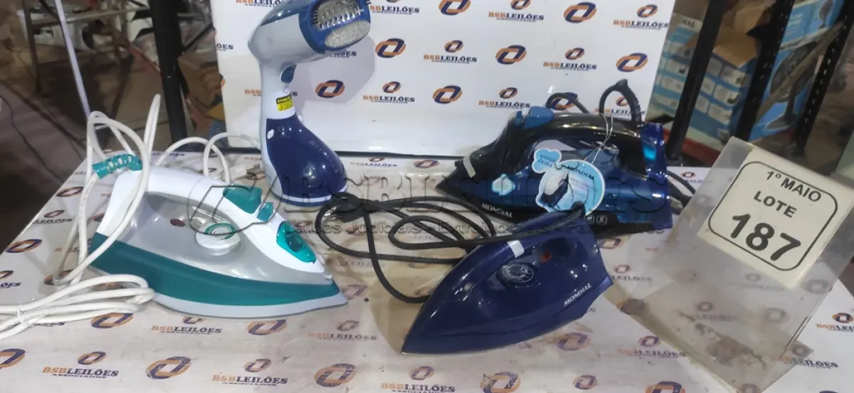 LOTE 187 - 01 VAPORIZADOR DE ROUPAS E 03 FERROS DE PASSAR MODELOS DIVERSOS MARCA MONDIAL. (NO ESTADO) ATENÇÃO! FAZER A VISITAÇÃO ANTES DE ARREMATAR, NÃO SABEMOS SE FUNCIONA, LEILÃO NÃO TEM GARANTIA E NEM DEVOLUÇÃO, SUJEITO A POSSÍVEIS AVARIAS VISÍVEIS/OCULTAS E/OU AUSÊNCIA DE COMPONENTES.