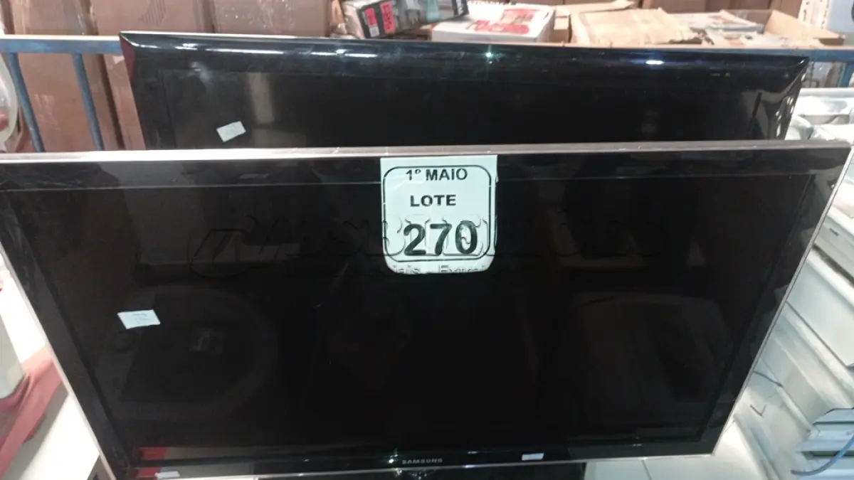 LOTE 270 - 01 TV LCD 32’’ MARCA LG E 01 TV LCD 32’’ MARCA SAMSUNG. (NO ESTADO) ATENÇÃO! FAZER A VISITAÇÃO ANTES DE ARREMATAR, NÃO SABEMOS SE FUNCIONA, LEILÃO NÃO TEM GARANTIA E NEM DEVOLUÇÃO, SUJEITO A POSSÍVEIS AVARIAS VISÍVEIS/OCULTAS E/OU AUSÊNCIA DE COMPONENTES.