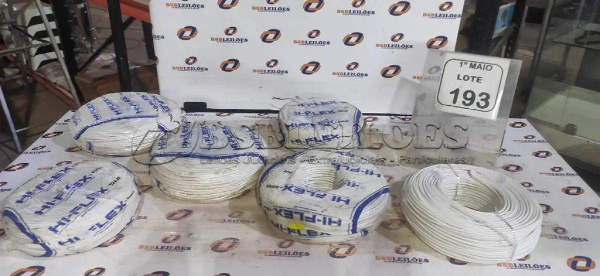 LOTE 193 - 06 ROLOS DE CABOS PARA ALARME COMPRIMENTO DE 100M APROXIMADAMENTE CADA MARCA HI-FLEX. (NO ESTADO) ATENÇÃO! FAZER A VISITAÇÃO ANTES DE ARREMATAR, NÃO SABEMOS SE FUNCIONA, LEILÃO NÃO TEM GARANTIA E NEM DEVOLUÇÃO, SUJEITO A POSSÍVEIS AVARIAS VISÍVEIS/OCULTAS E/OU AUSÊNCIA DE COMPONENTES.