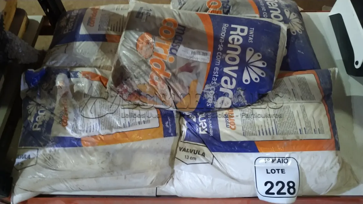 LOTE 228 - 05 PACOTES DE MASSA CORRIDA 15KG CADA MARCA RENOVARE. (NO ESTADO) ATENÇÃO! FAZER A VISITAÇÃO ANTES DE ARREMATAR, NÃO SABEMOS SE FUNCIONA, LEILÃO NÃO TEM GARANTIA E NEM DEVOLUÇÃO, SUJEITO A POSSÍVEIS AVARIAS VISÍVEIS/OCULTAS E/OU AUSÊNCIA DE COMPONENTES.