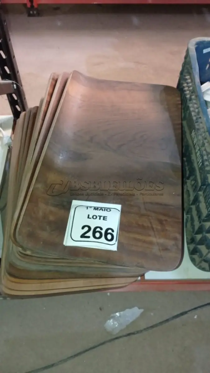 LOTE 266 - 20 PLACAS DE MADEIRA. (NO ESTADO) ATENÇÃO! FAZER A VISITAÇÃO ANTES DE ARREMATAR, NÃO SABEMOS SE FUNCIONA, LEILÃO NÃO TEM GARANTIA E NEM DEVOLUÇÃO, SUJEITO A POSSÍVEIS AVARIAS VISÍVEIS/OCULTAS E/OU AUSÊNCIA DE COMPONENTES.