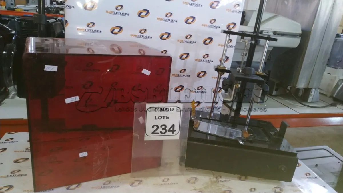 LOTE 234 - 01 IMPRESSORA 3D. (NO ESTADO) ATENÇÃO! FAZER A VISITAÇÃO ANTES DE ARREMATAR, NÃO SABEMOS SE FUNCIONA, LEILÃO NÃO TEM GARANTIA E NEM DEVOLUÇÃO, SUJEITO A POSSÍVEIS AVARIAS VISÍVEIS/OCULTAS E/OU AUSÊNCIA DE COMPONENTES.