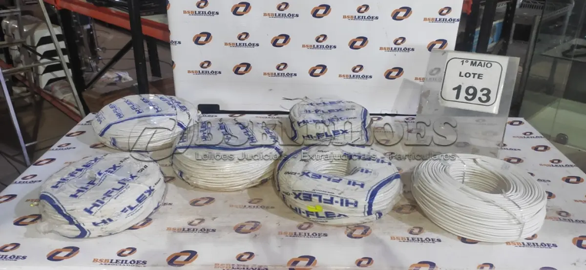 LOTE 193 - 06 ROLOS DE CABOS PARA ALARME COMPRIMENTO DE 100M APROXIMADAMENTE CADA MARCA HI-FLEX. (NO ESTADO) ATENÇÃO! FAZER A VISITAÇÃO ANTES DE ARREMATAR, NÃO SABEMOS SE FUNCIONA, LEILÃO NÃO TEM GARANTIA E NEM DEVOLUÇÃO, SUJEITO A POSSÍVEIS AVARIAS VISÍVEIS/OCULTAS E/OU AUSÊNCIA DE COMPONENTES.