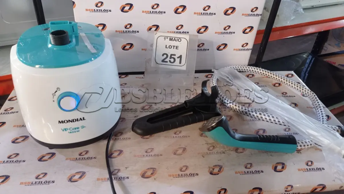 LOTE 251 - 01 PASSADEIRA DE ROUPAS A VAPOR MAR MONDIAL. (NO ESTADO) ATENÇÃO! FAZER A VISITAÇÃO ANTES DE ARREMATAR, NÃO SABEMOS SE FUNCIONA, LEILÃO NÃO TEM GARANTIA E NEM DEVOLUÇÃO, SUJEITO A POSSÍVEIS AVARIAS VISÍVEIS/OCULTAS E/OU AUSÊNCIA DE COMPONENTES.
