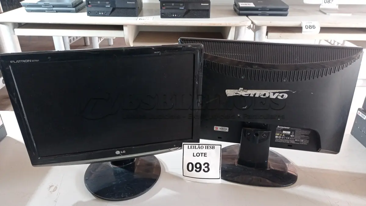 LOTE 093 - 01 MONITOR LG E 01 MONITOR LENOVO. (NO ESTADO) ATENÇÃO! FAZER A VISITAÇÃO ANTES DE ARREMATAR, NÃO SABEMOS SE FUNCIONA, LEILÃO NÃO TEM GARANTIA E NEM DEVOLUÇÃO, SUJEITO A POSSÍVEIS AVARIAS VISÍVEIS/OCULTAS E/OU AUSÊNCIA DE COMPONENTES.