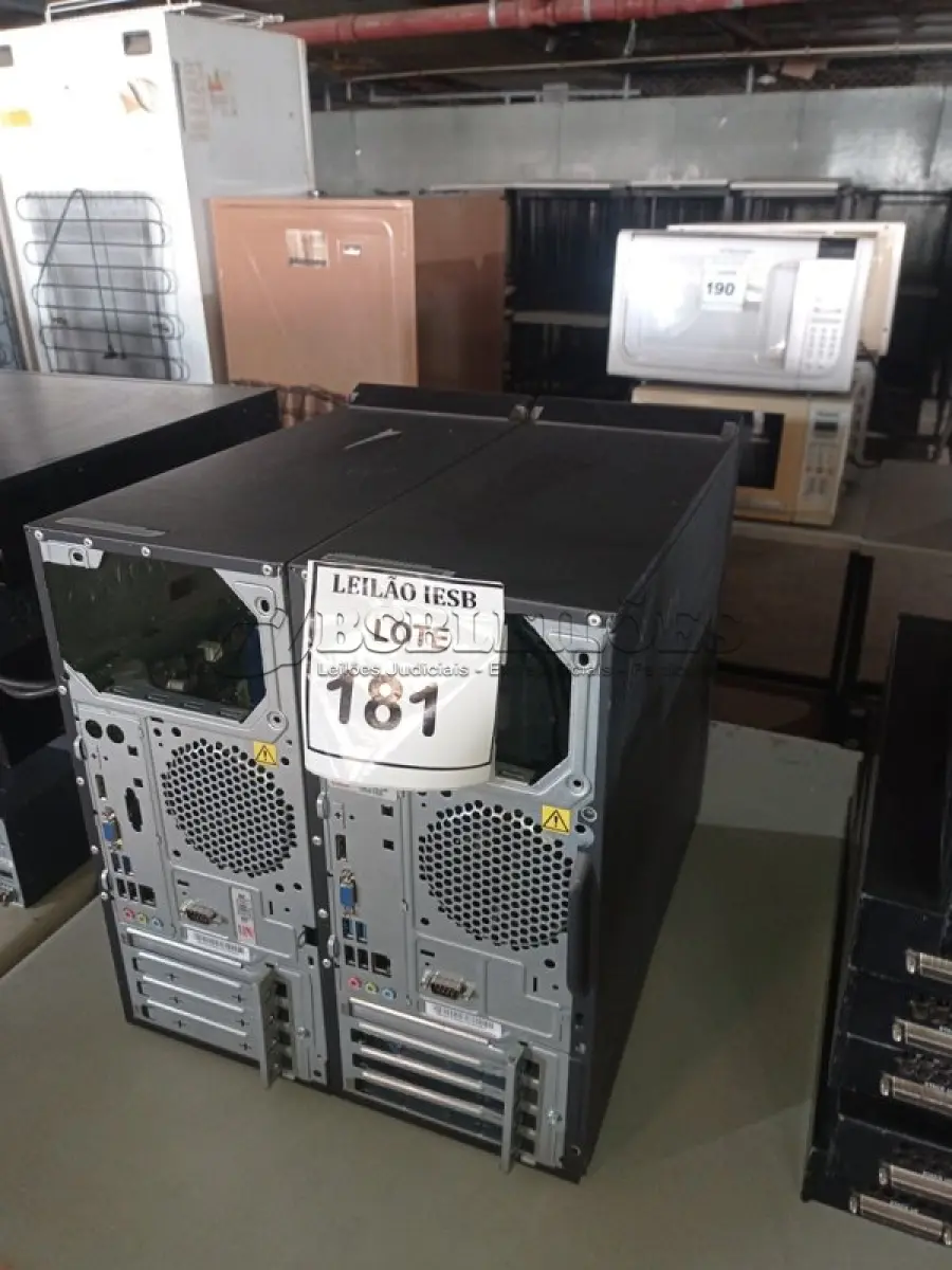 LOTE 181 - 02 CPUS LENOVO. (NO ESTADO) ATENÇÃO! FAZER A VISITAÇÃO ANTES DE ARREMATAR, NÃO SABEMOS SE FUNCIONA, LEILÃO NÃO TEM GARANTIA E NEM DEVOLUÇÃO, SUJEITO A POSSÍVEIS AVARIAS VISÍVEIS/OCULTAS E/OU AUSÊNCIA DE COMPONENTES.