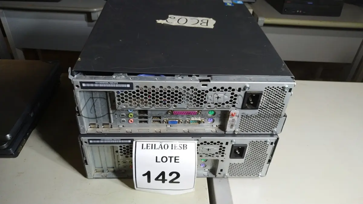 LOTE 142 - 02 CPUS LENOVO. (NO ESTADO) ATENÇÃO! FAZER A VISITAÇÃO ANTES DE ARREMATAR, NÃO SABEMOS SE FUNCIONA, LEILÃO NÃO TEM GARANTIA E NEM DEVOLUÇÃO, SUJEITO A POSSÍVEIS AVARIAS VISÍVEIS/OCULTAS E/OU AUSÊNCIA DE COMPONENTES.