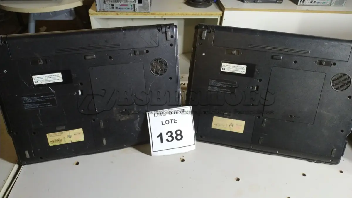 LOTE 138 - 02 NOTEBOOKS HP SEM FONTE. (NO ESTADO) ATENÇÃO! FAZER A VISITAÇÃO ANTES DE ARREMATAR, NÃO SABEMOS SE FUNCIONA, LEILÃO NÃO TEM GARANTIA E NEM DEVOLUÇÃO, SUJEITO A POSSÍVEIS AVARIAS VISÍVEIS/OCULTAS E/OU AUSÊNCIA DE COMPONENTES.