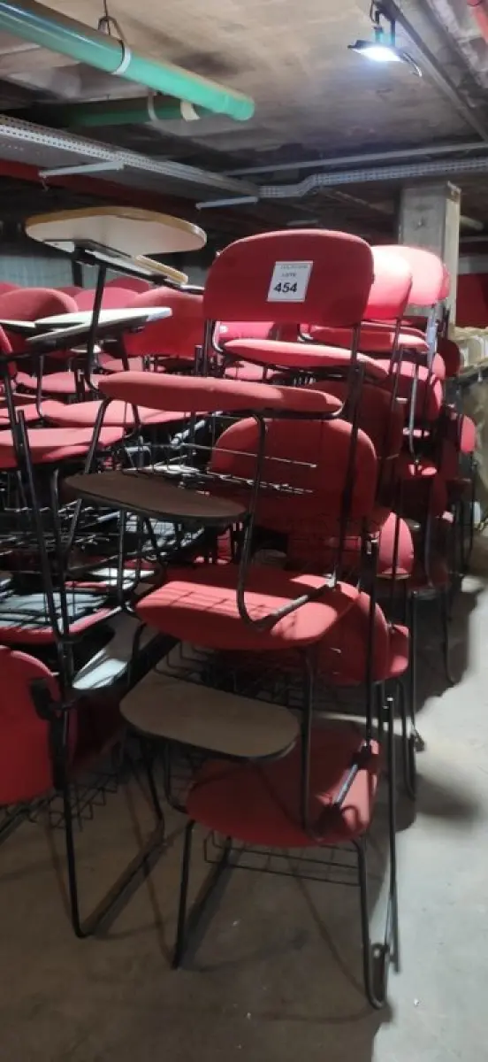 LOTE 454 - 15 CADEIRAS UNIVERSITÁRIAS. (NO ESTADO) ATENÇÃO! FAZER A VISITAÇÃO ANTES DE ARREMATAR, NÃO SABEMOS SE FUNCIONA, LEILÃO NÃO TEM GARANTIA E NEM DEVOLUÇÃO, SUJEITO A POSSÍVEIS AVARIAS VISÍVEIS/OCULTAS E/OU AUSÊNCIA DE COMPONENTES.