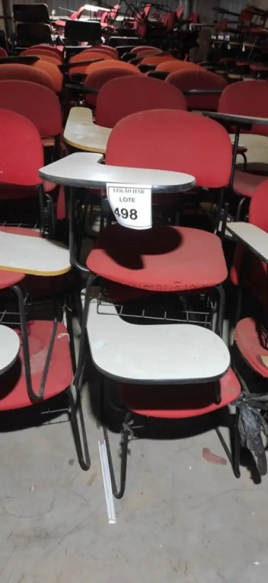 LOTE 498 - 14 CADEIRAS UNIVERSITÁRIAS. (NO ESTADO) ATENÇÃO! FAZER A VISITAÇÃO ANTES DE ARREMATAR, NÃO SABEMOS SE FUNCIONA, LEILÃO NÃO TEM GARANTIA E NEM DEVOLUÇÃO, SUJEITO A POSSÍVEIS AVARIAS VISÍVEIS/OCULTAS E/OU AUSÊNCIA DE COMPONENTES.