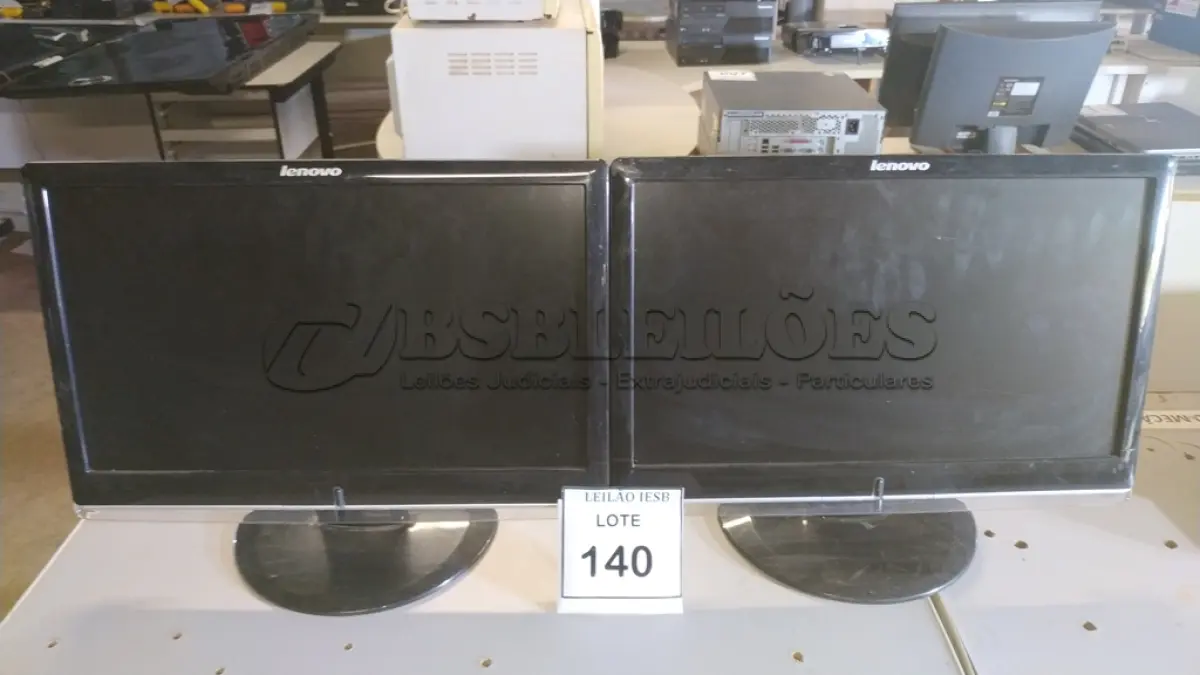 LOTE 140 - 02 MONITORES LENOVO. (NO ESTADO) ATENÇÃO! FAZER A VISITAÇÃO ANTES DE ARREMATAR, NÃO SABEMOS SE FUNCIONA, LEILÃO NÃO TEM GARANTIA E NEM DEVOLUÇÃO, SUJEITO A POSSÍVEIS AVARIAS VISÍVEIS/OCULTAS E/OU AUSÊNCIA DE COMPONENTES.
