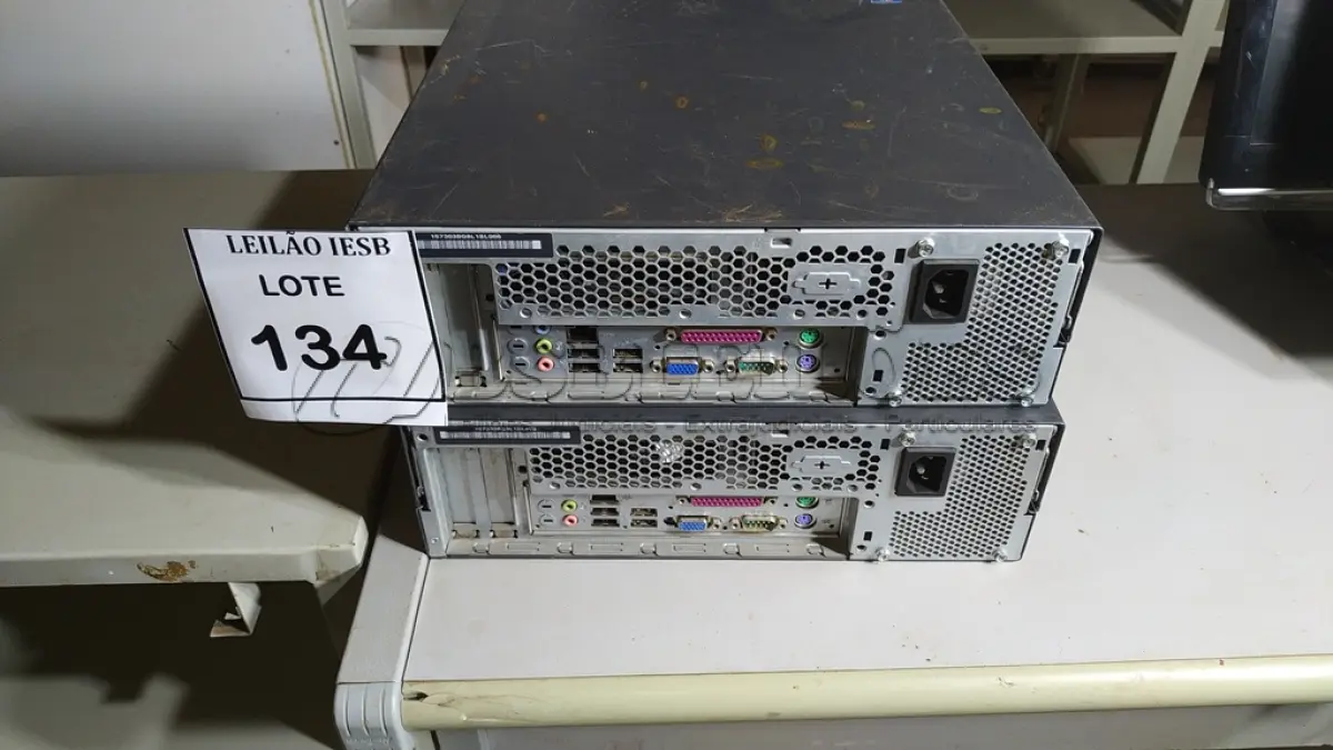 LOTE 134 - 02 CPUS LENOVO. (NO ESTADO) ATENÇÃO! FAZER A VISITAÇÃO ANTES DE ARREMATAR, NÃO SABEMOS SE FUNCIONA, LEILÃO NÃO TEM GARANTIA E NEM DEVOLUÇÃO, SUJEITO A POSSÍVEIS AVARIAS VISÍVEIS/OCULTAS E/OU AUSÊNCIA DE COMPONENTES.