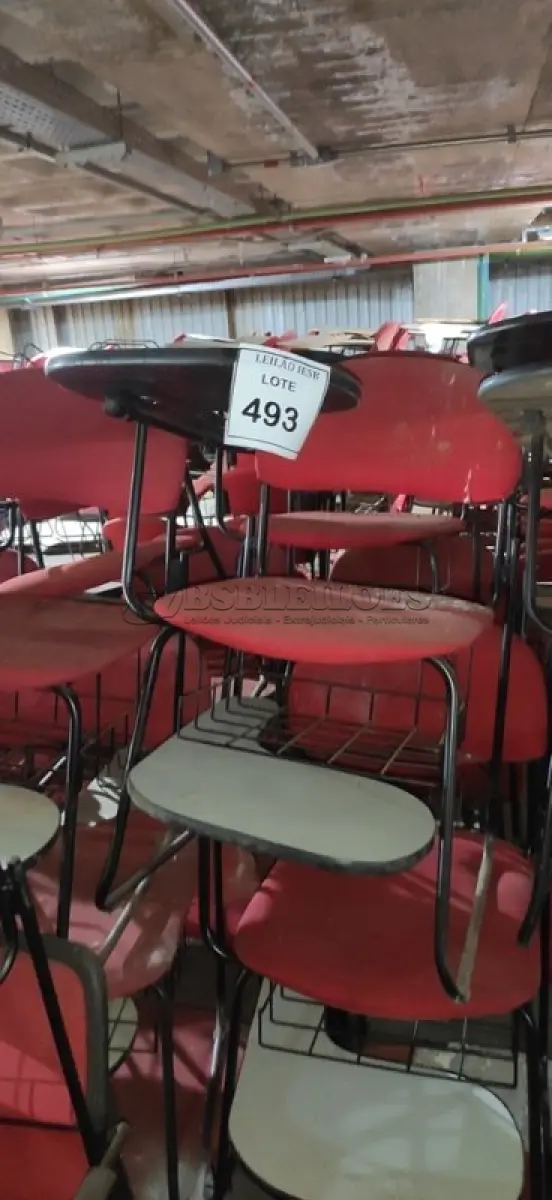LOTE 493 - 12 CADEIRAS UNIVERSITÁRIAS. (NO ESTADO) ATENÇÃO! FAZER A VISITAÇÃO ANTES DE ARREMATAR, NÃO SABEMOS SE FUNCIONA, LEILÃO NÃO TEM GARANTIA E NEM DEVOLUÇÃO, SUJEITO A POSSÍVEIS AVARIAS VISÍVEIS/OCULTAS E/OU AUSÊNCIA DE COMPONENTES.