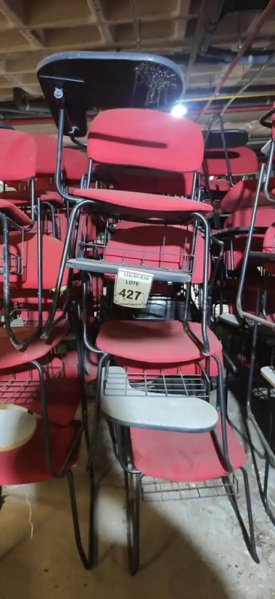 LOTE 427 - 15 CADEIRAS UNIVERSITÁRIAS. (NO ESTADO) ATENÇÃO! FAZER A VISITAÇÃO ANTES DE ARREMATAR, NÃO SABEMOS SE FUNCIONA, LEILÃO NÃO TEM GARANTIA E NEM DEVOLUÇÃO, SUJEITO A POSSÍVEIS AVARIAS VISÍVEIS/OCULTAS E/OU AUSÊNCIA DE COMPONENTES.