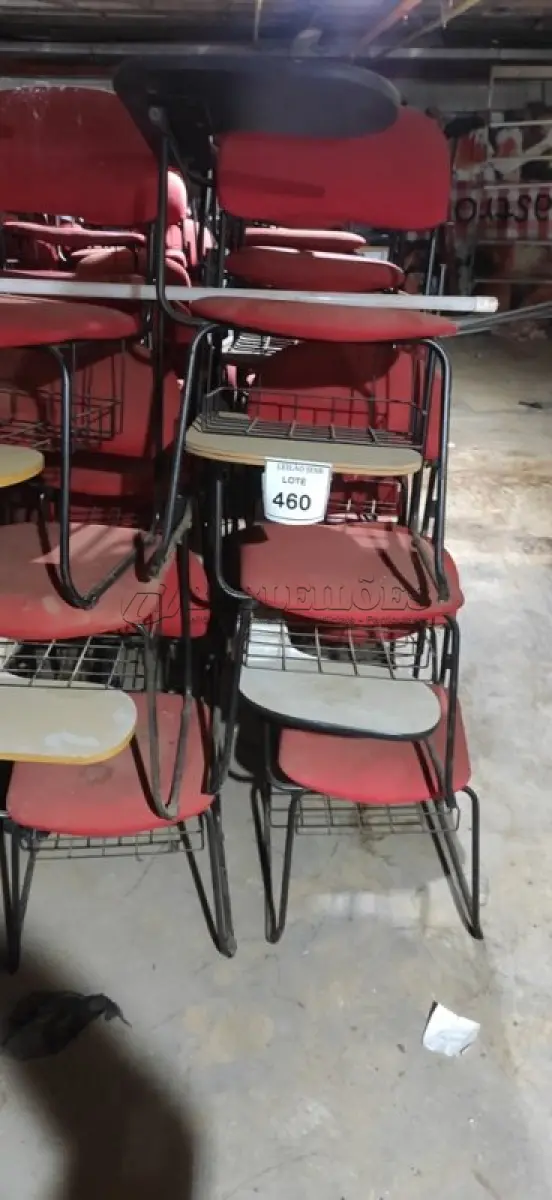 LOTE 460 - 15 CADEIRAS UNIVERSITÁRIAS. (NO ESTADO) ATENÇÃO! FAZER A VISITAÇÃO ANTES DE ARREMATAR, NÃO SABEMOS SE FUNCIONA, LEILÃO NÃO TEM GARANTIA E NEM DEVOLUÇÃO, SUJEITO A POSSÍVEIS AVARIAS VISÍVEIS/OCULTAS E/OU AUSÊNCIA DE COMPONENTES.