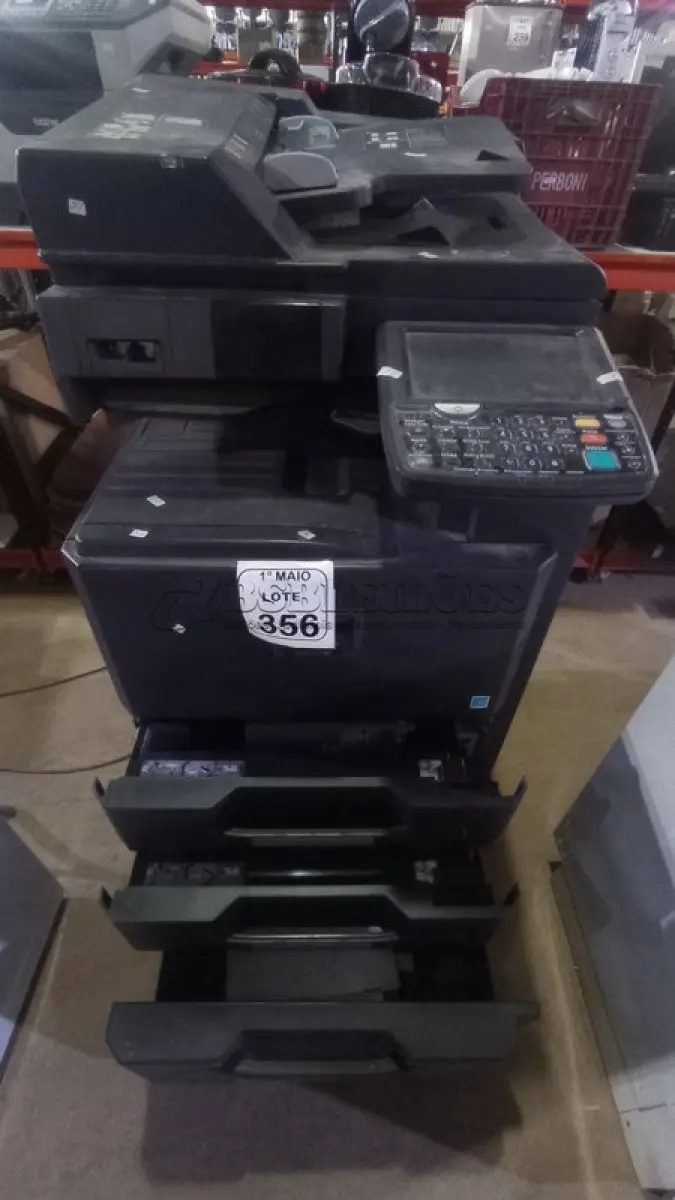 LOTE 356 - 01 COPIADORA TASKALFA 2551CI 110V MARCA KYOCERA. (NO ESTADO) ATENÇÃO! FAZER A VISITAÇÃO ANTES DE ARREMATAR, NÃO SABEMOS SE FUNCIONA, LEILÃO NÃO TEM GARANTIA E NEM DEVOLUÇÃO, SUJEITO A POSSÍVEIS AVARIAS VISÍVEIS/OCULTAS E/OU AUSÊNCIA DE COMPONENTES.