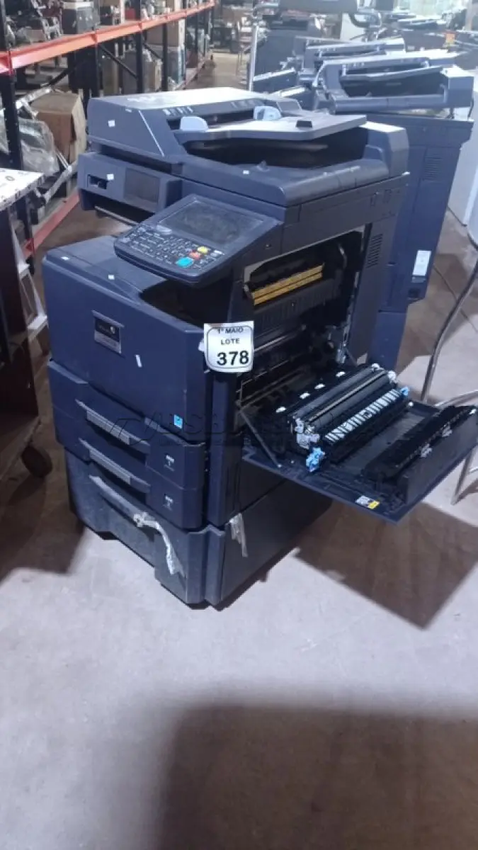 LOTE 378 - 01 COPIADORA TASKALFA 2551CI 110V MARCA KYOCERA. (NO ESTADO) ATENÇÃO! FAZER A VISITAÇÃO ANTES DE ARREMATAR, NÃO SABEMOS SE FUNCIONA, LEILÃO NÃO TEM GARANTIA E NEM DEVOLUÇÃO, SUJEITO A POSSÍVEIS AVARIAS VISÍVEIS/OCULTAS E/OU AUSÊNCIA DE COMPONENTES.