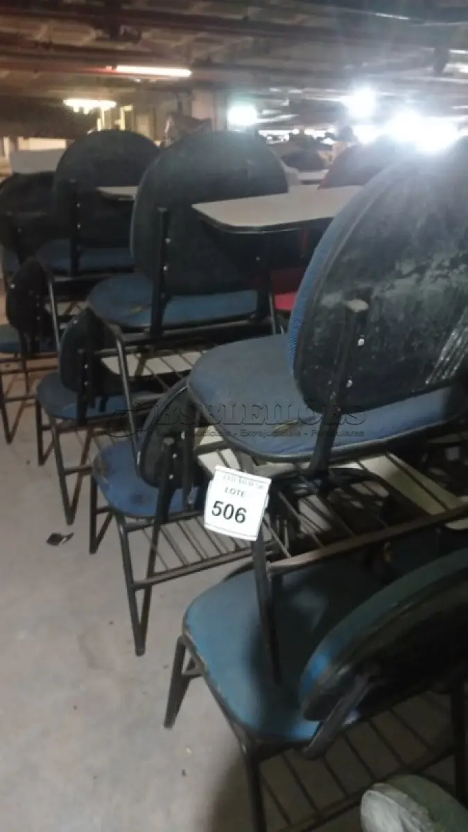 LOTE 506 - 10 CADEIRAS UNIVERSITÁRIAS. (NO ESTADO) ATENÇÃO! FAZER A VISITAÇÃO ANTES DE ARREMATAR, NÃO SABEMOS SE FUNCIONA, LEILÃO NÃO TEM GARANTIA E NEM DEVOLUÇÃO, SUJEITO A POSSÍVEIS AVARIAS VISÍVEIS/OCULTAS E/OU AUSÊNCIA DE COMPONENTES.
