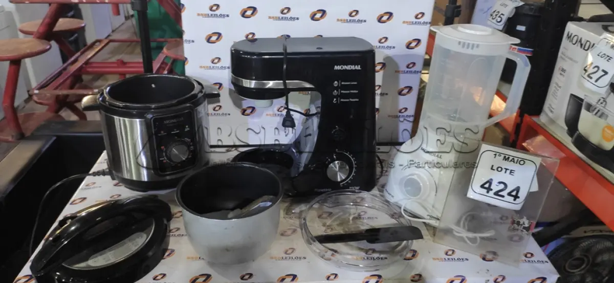 LOTE 424 - 01 PANELA ELÉTRICA 220V MARCA MONDIAL, 01 LIQUIDIFICADOR 220V MARCA MONDIAL E 01 BATEDEIRA (INCOMPLETA) MARCA MONDIAL. (NO ESTADO) ATENÇÃO! FAZER A VISITAÇÃO ANTES DE ARREMATAR, NÃO SABEMOS SE FUNCIONA, LEILÃO NÃO TEM GARANTIA E NEM DEVOLUÇÃO, SUJEITO A POSSÍVEIS AVARIAS VISÍVEIS/OCULTAS E/OU AUSÊNCIA DE COMPONENTES.