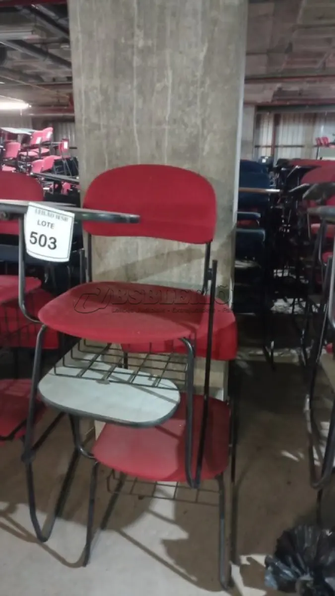 LOTE 503 - 12 CADEIRAS UNIVERSITÁRIAS. (NO ESTADO) ATENÇÃO! FAZER A VISITAÇÃO ANTES DE ARREMATAR, NÃO SABEMOS SE FUNCIONA, LEILÃO NÃO TEM GARANTIA E NEM DEVOLUÇÃO, SUJEITO A POSSÍVEIS AVARIAS VISÍVEIS/OCULTAS E/OU AUSÊNCIA DE COMPONENTES.