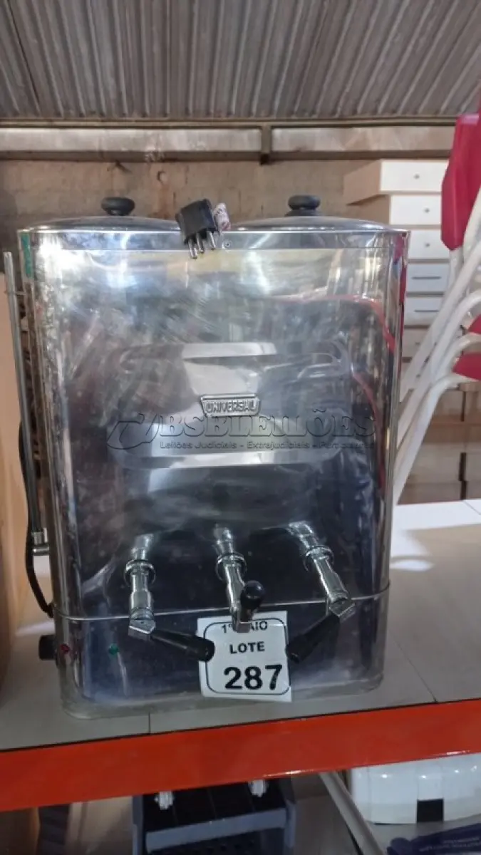 LOTE 287 - 01 CAFETEIRA INDUSTRIAL EM INOX. (NO ESTADO) ATENÇÃO! FAZER A VISITAÇÃO ANTES DE ARREMATAR, NÃO SABEMOS SE FUNCIONA, LEILÃO NÃO TEM GARANTIA E NEM DEVOLUÇÃO, SUJEITO A POSSÍVEIS AVARIAS VISÍVEIS/OCULTAS E/OU AUSÊNCIA DE COMPONENTES.