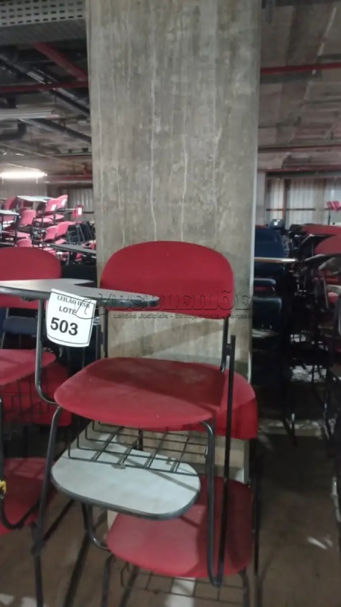 LOTE 503 - 12 CADEIRAS UNIVERSITÁRIAS. (NO ESTADO) ATENÇÃO! FAZER A VISITAÇÃO ANTES DE ARREMATAR, NÃO SABEMOS SE FUNCIONA, LEILÃO NÃO TEM GARANTIA E NEM DEVOLUÇÃO, SUJEITO A POSSÍVEIS AVARIAS VISÍVEIS/OCULTAS E/OU AUSÊNCIA DE COMPONENTES.